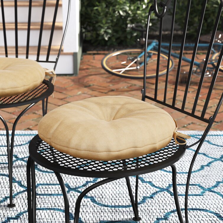 Round outdoor bistro online chair cushions